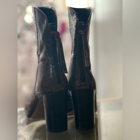 Charles David “Billard” snake skin booties - Picture 4 of 6